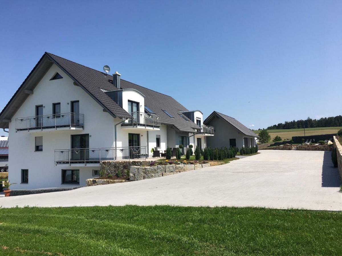 Landhaus Ferienwohnungen Mit Pool Und Wellness Neukirchen-Balbini Экстерьер фото