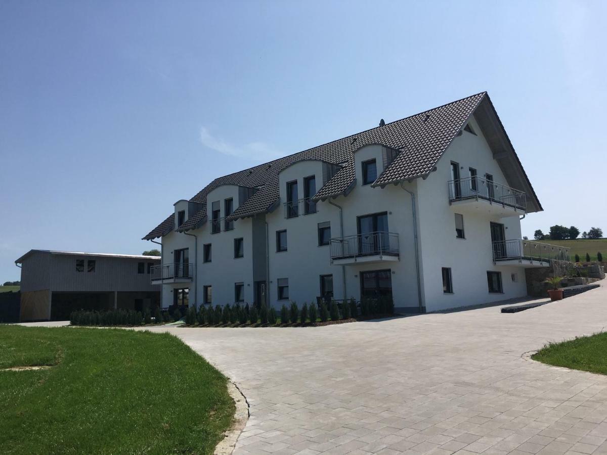Landhaus Ferienwohnungen Mit Pool Und Wellness Neukirchen-Balbini Экстерьер фото